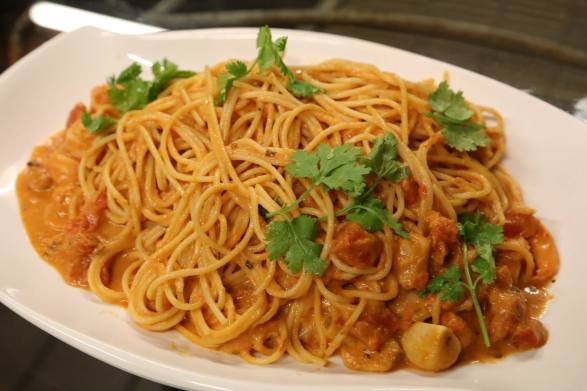 #11 prawn spaghetti in pinck sauce (creamy tomatoes)