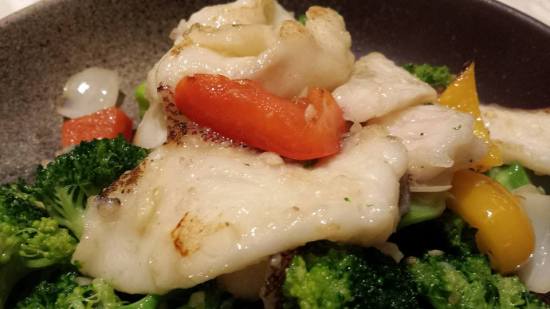 garoupa fillet with brocoli & lily bulbs 百合