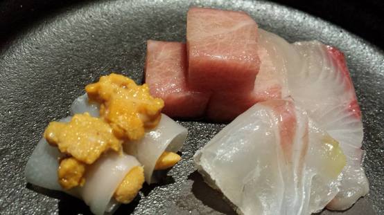 sashimi moriawase - otoro, uni, ika, hamachi, hirame