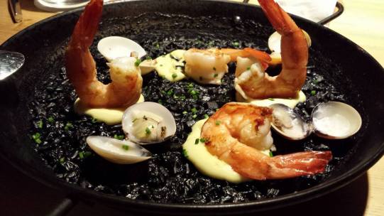 squid ink paella