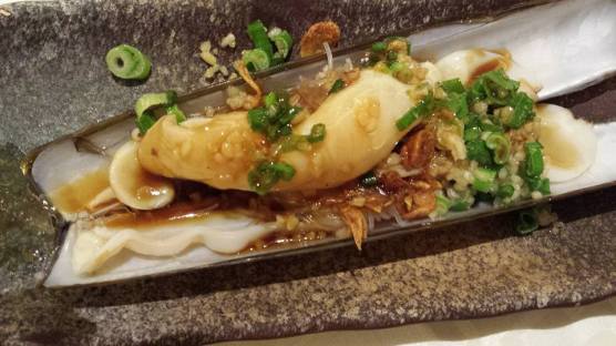 steamed razor clams with tanhoon