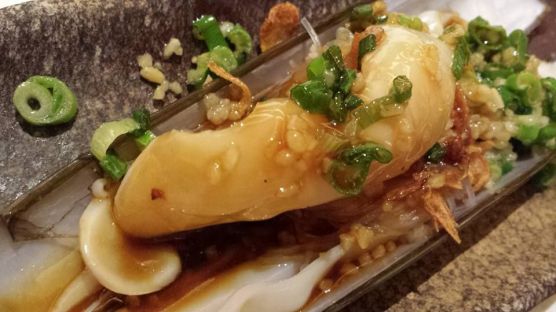 steamed razor clams with tanhoon