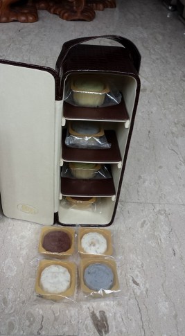moon cakes3
