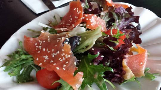 smoked salmon salad