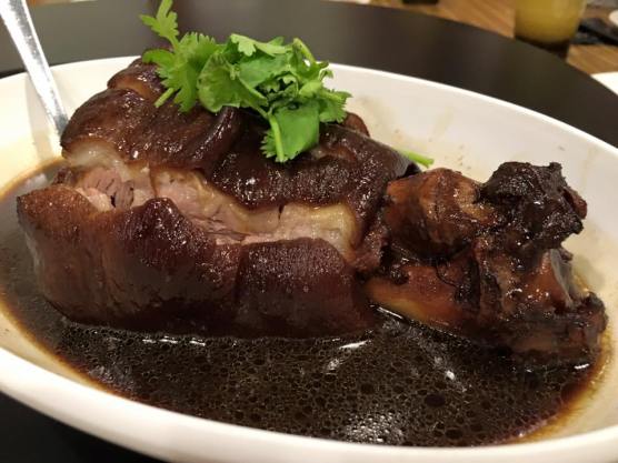 pig trotters lagi shiok!