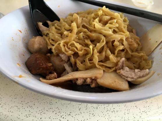 ah hoe bakckormee S$5 meepok dry