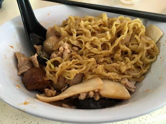 ah hoe bakckormee S$5 meepok dry