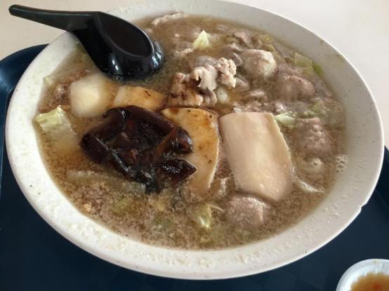 ah hoe bakckormee S$5 meepok soup