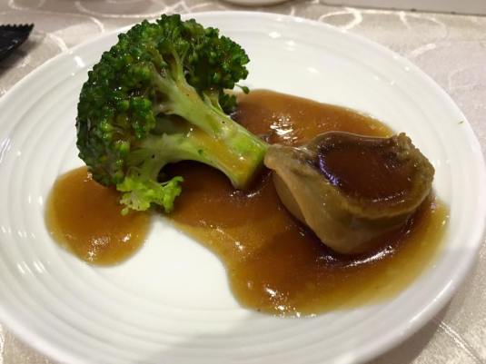 braised small abalone with brocoli