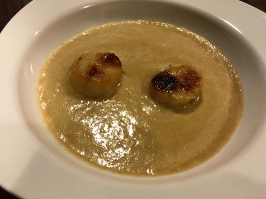 pan seared scallops in prawn vegetable veloute3