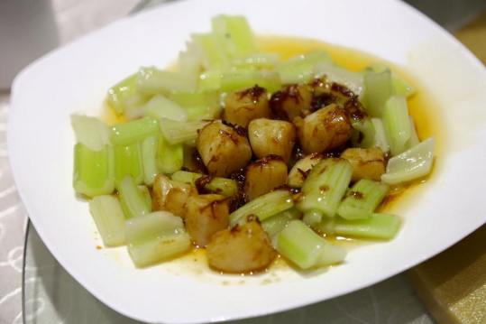 xo scallops with celery