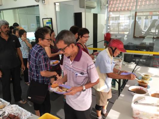 about 60 to 70pax came for free friday breakfast2