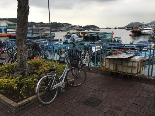 cheung chau pier side 