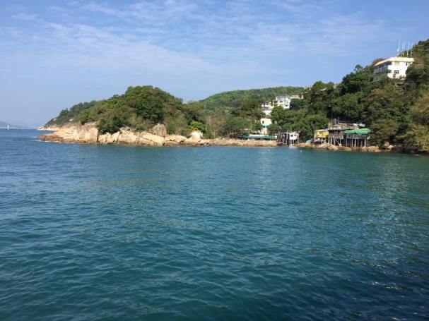lamma island view from yung shue wan pier 榕树湾码头