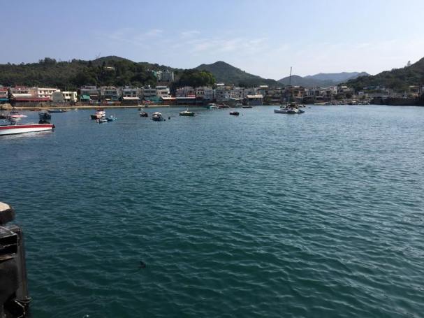 lamma island view from yung shue wan pier 榕树湾码头