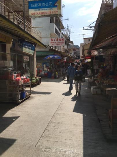 streets at yung shue wan榕树湾