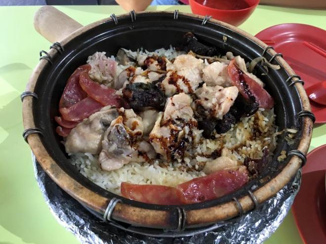 S$10 for 2pax new lucky claypot rice