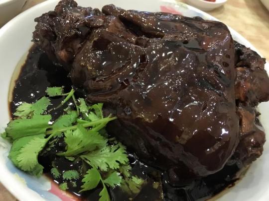 braised pig trotters