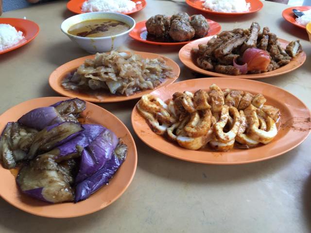 loo's curry rice dishes