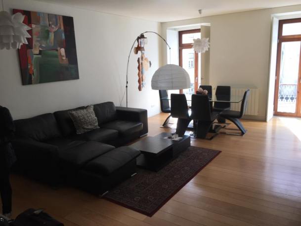 hall - Airbnb 3 bedroom apartment at Rua da Misericórdia 98, Lisboa