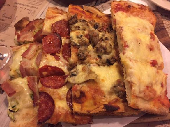 assorted pizza (medium)