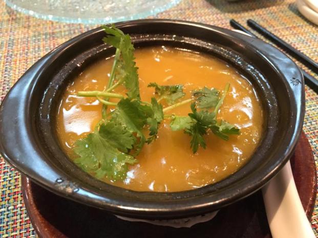 crab roe sharksfin soup