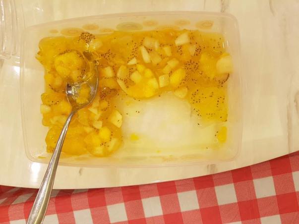 Fong Mui did a konyaku jelly as well - so 4 items la..