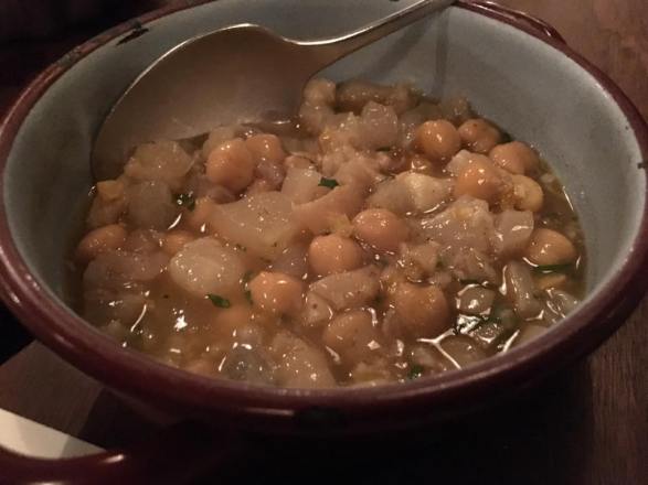 pig trotters with chick peas