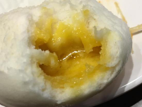 salted egg custard bun 咸蛋流沙包