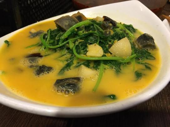 2 eggs with heng chye