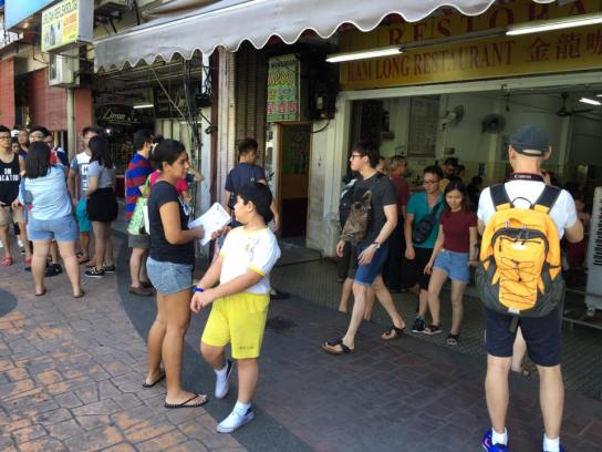 constant queue at kam long fish head curry