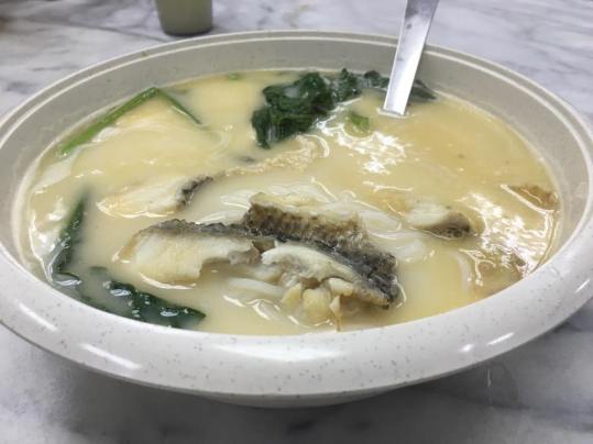 fish belly thick beehoon 鱼肌米粉