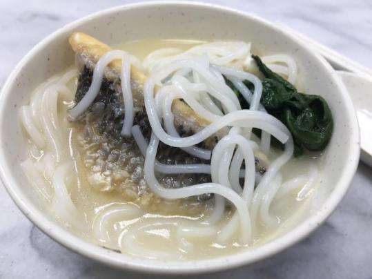 fish belly thick beehoon 鱼肌米粉