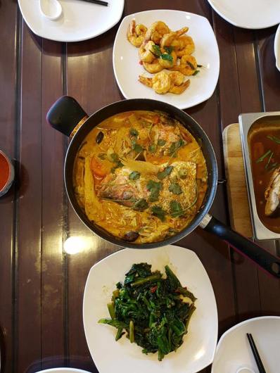 fish head curry, salted egg prawns, fried kai lan