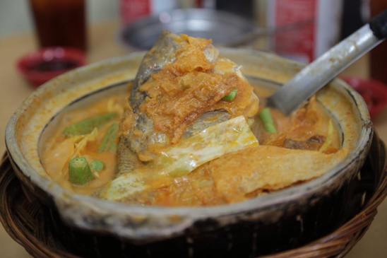 kam long fish head curry