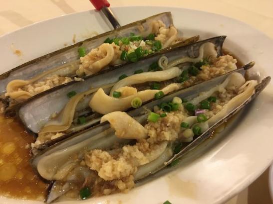 garlic steamed razor clams