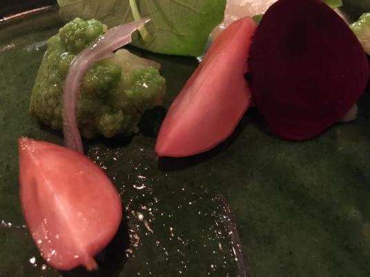 salad with raw scallop