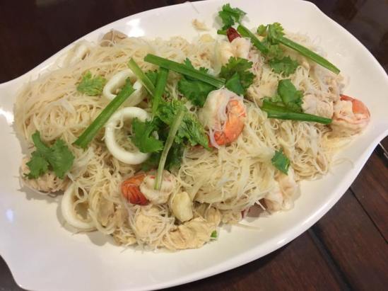 very moist & stock infused white beehoon