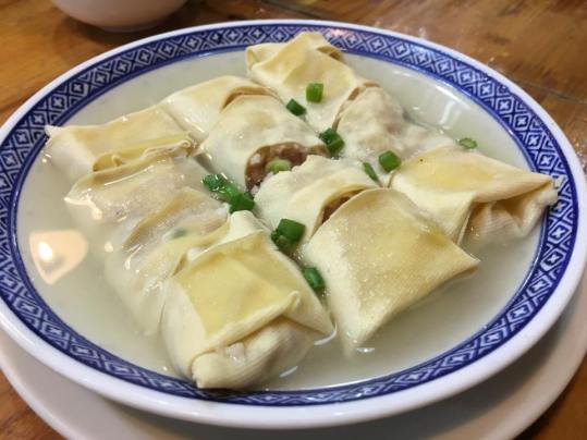 百叶 - fried gluten puff. with minced pork