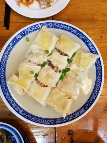 百叶 - fried gluten puff with minced pork