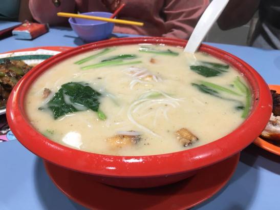 鱼肌米粉 fish belly thick beehoon soup