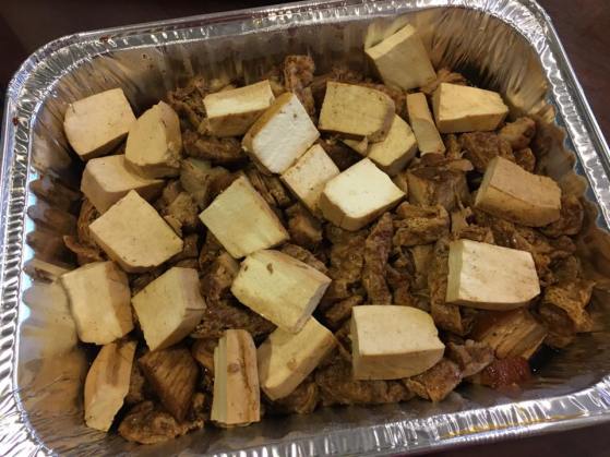 kong bak braised pork 鲁腩肉 with tau kua & tau pok