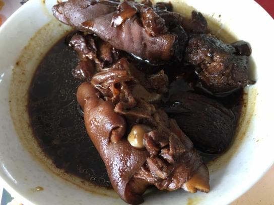 braised pork trotters (ter kah) @ ah hoe bak chor mee on 16.9.2016
