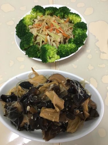 brocoli & fungus dish