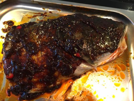 made my own spicy black bean sauce for song fish head松鱼头