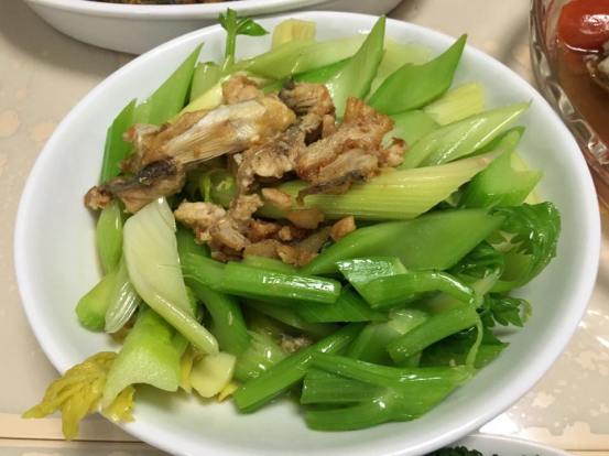 sis' excellent salted fish with celery