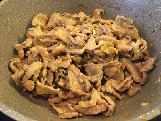 stir-fried lean meat