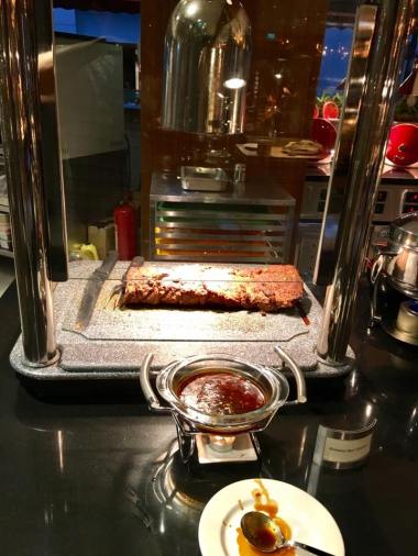 carving station for roast-striploin