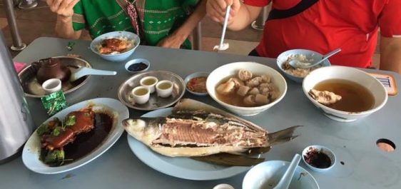 chilled mullet pigs tail bkt pork trotters = S$40