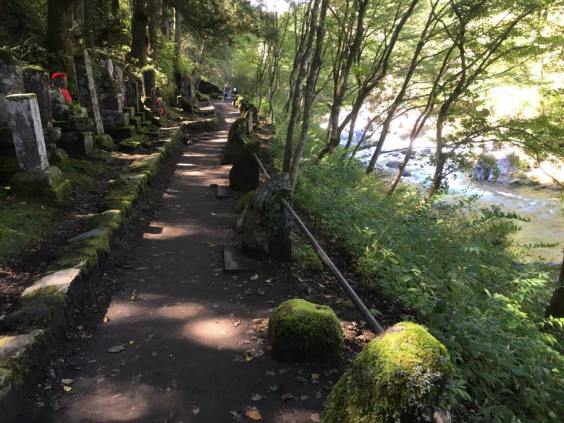 jizo-along-kanman-path2